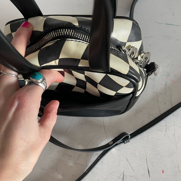 CHARLES & KEITH black and white box shaped purse - Picture 7 of 15